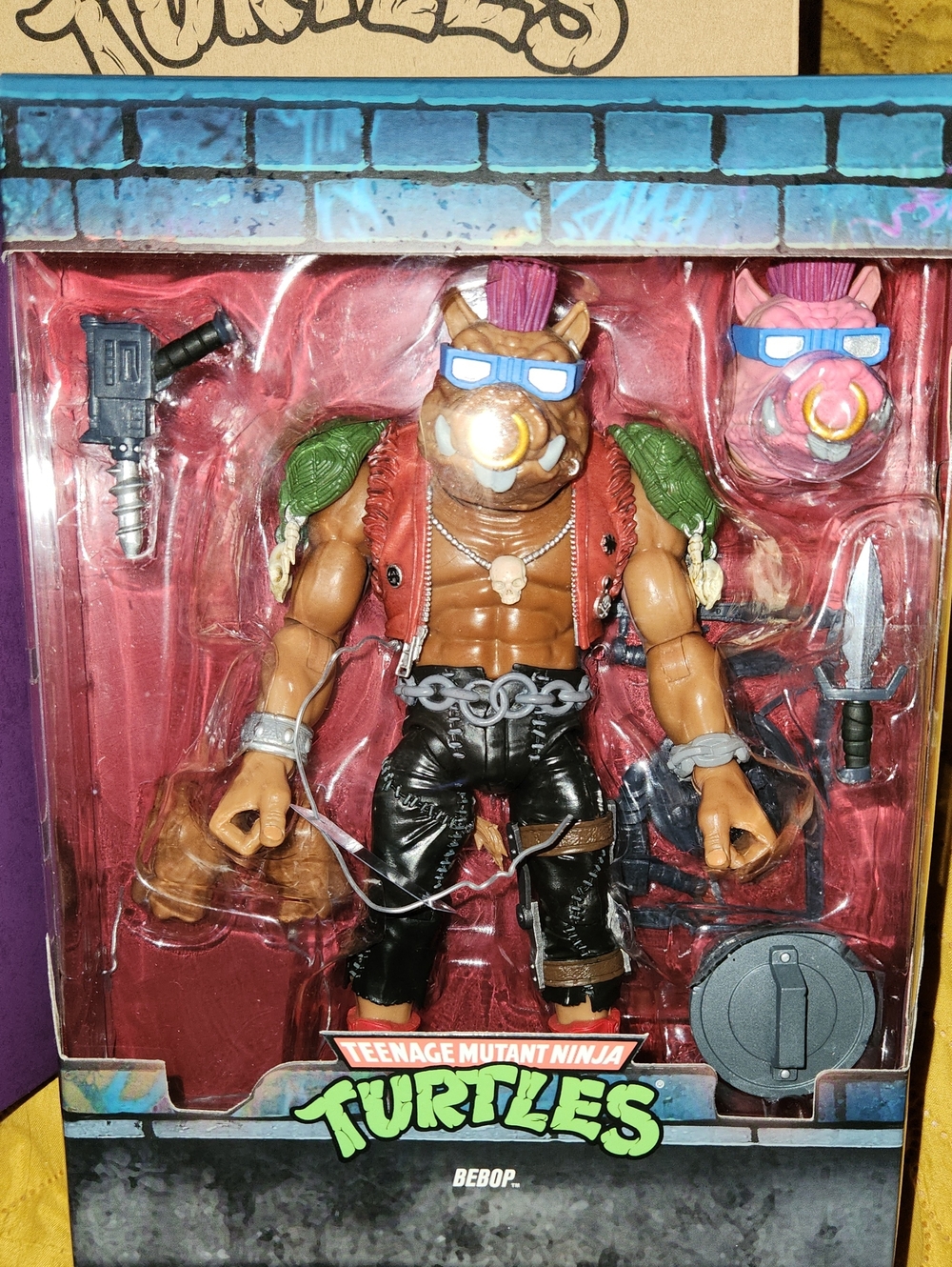 Bebop Teenage MUTANT Ninja  Figurine. Powerhouse Punk Enforcer For The Foot Clan